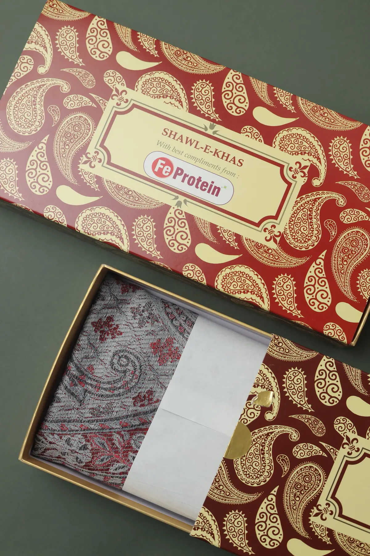 Patterned presentation box with coordinated printed insert